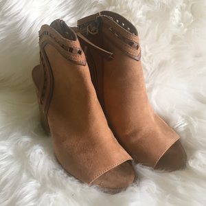 Dolcetta Shoes Brown Suede Ankle Boots Size 7